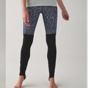 Lululemon Wunder Under Stirrup Leggings Dramatic Static White Black - size 8